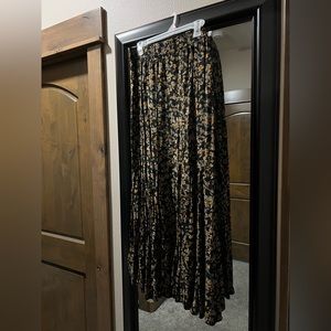 Idyllwind L Black floral breeze maxi skirt